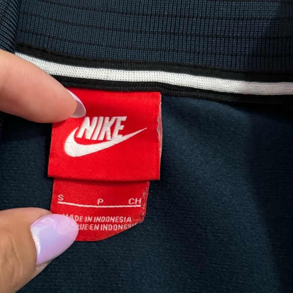 Nike Pine Green Track Suit Jacket Small Womens Full Zip - Picture 2 of 4